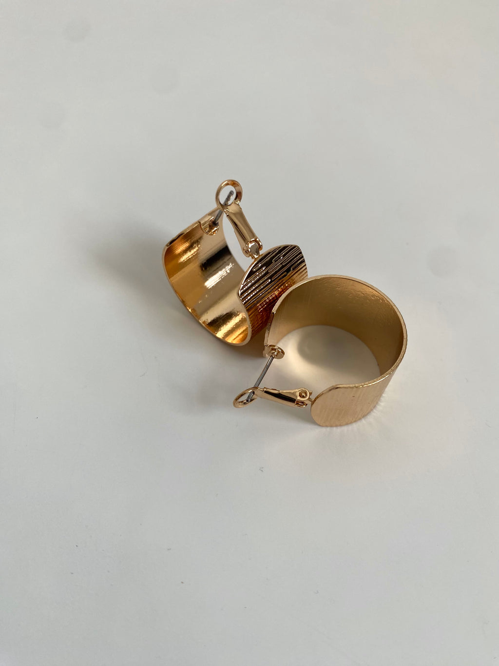 Wide Rib Hoop Earrings