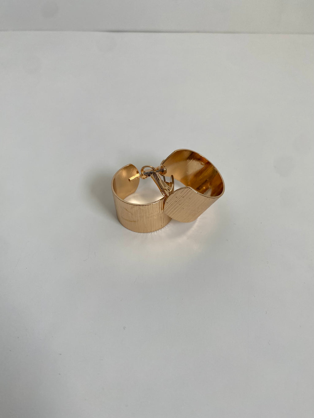 Wide Rib Hoop Earrings