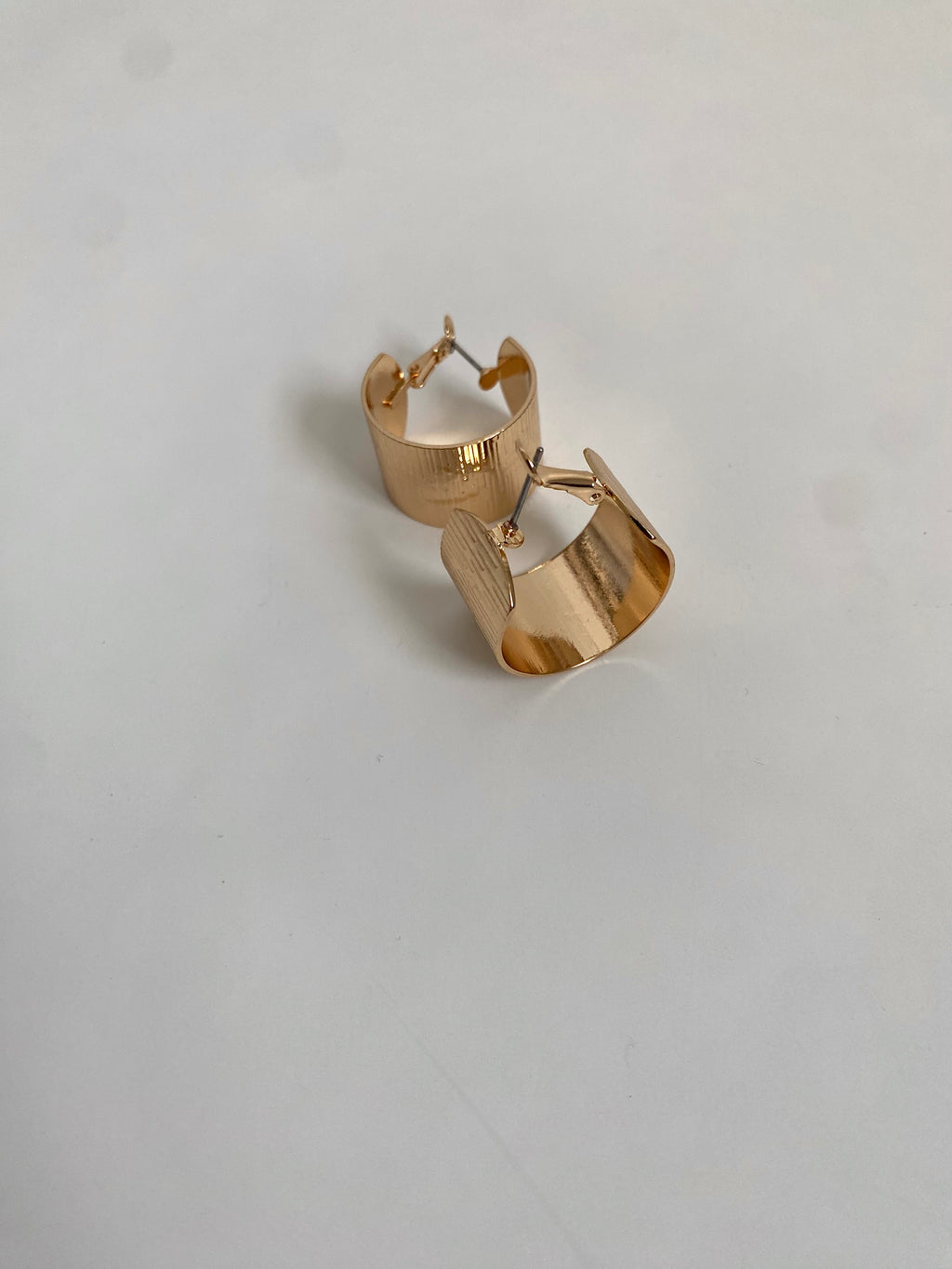 Wide Rib Hoop Earrings