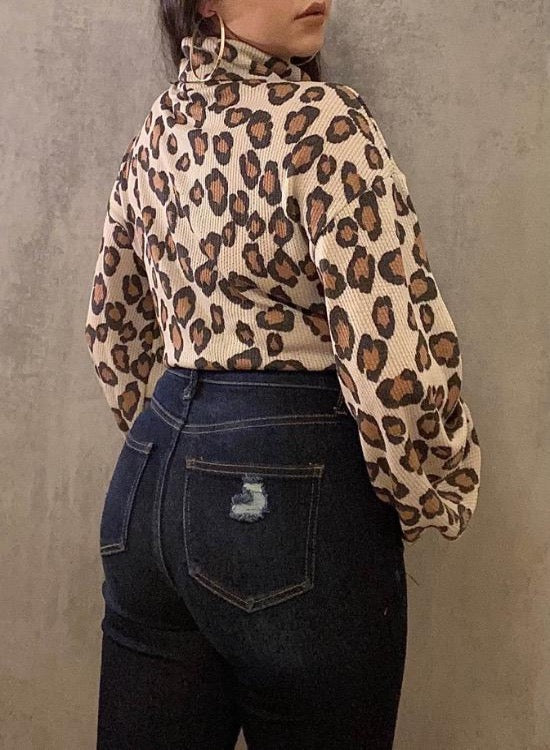 Suéter de cuello alto Feline Fine