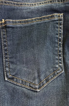 Load image into Gallery viewer, Frayed Ankle Denim
